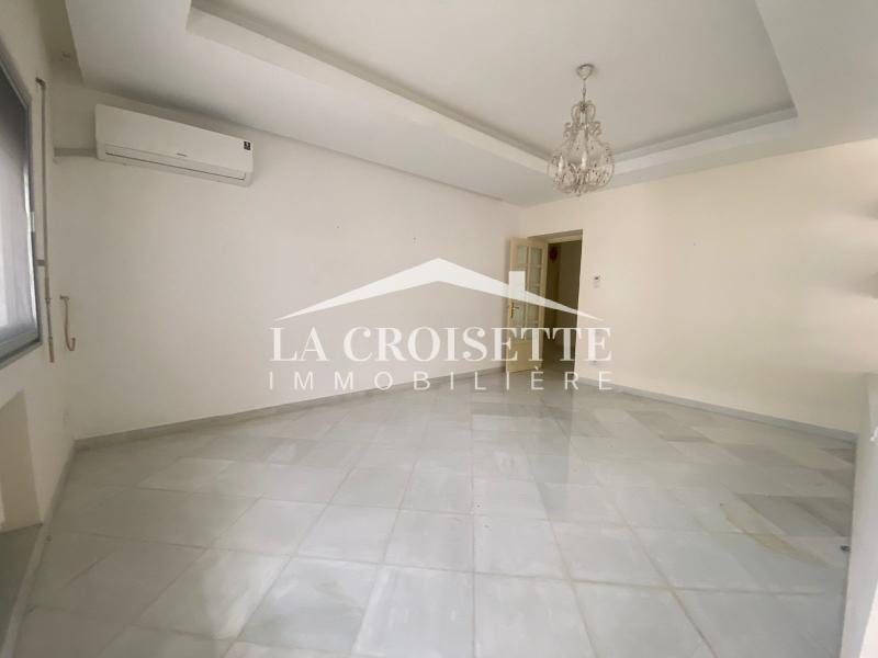 Villa S+7 avec piscine à La Soukra Parc 